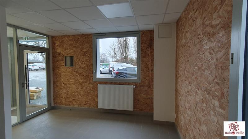 Ateliers municipaux isolés en paille à Coulon (79)